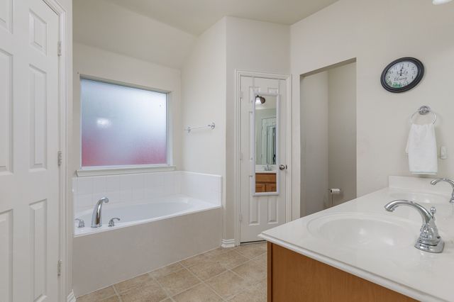 333 Country Manor Lane, Royse City, TX 75189