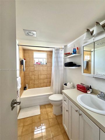 100 EDGEWATER DR 305, Coral Gables, FL 33133