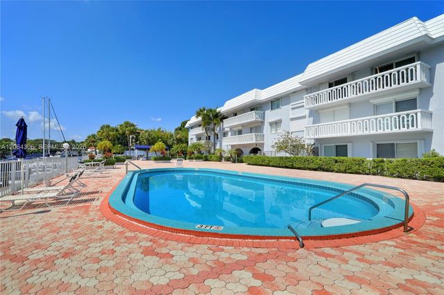 100 EDGEWATER DR 305, Coral Gables, FL 33133