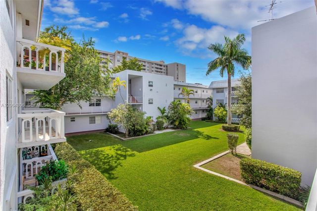 100 EDGEWATER DR 305, Coral Gables, FL 33133