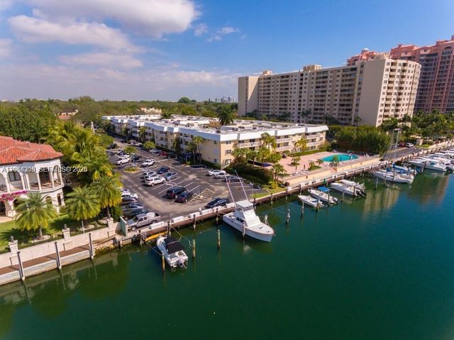 100 EDGEWATER DR 305, Coral Gables, FL 33133