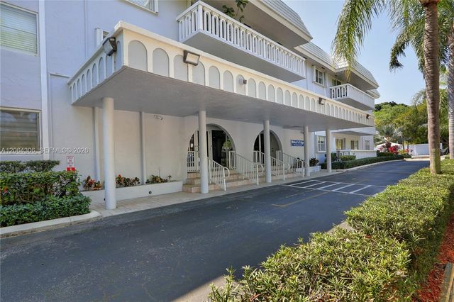 100 EDGEWATER DR 305, Coral Gables, FL 33133