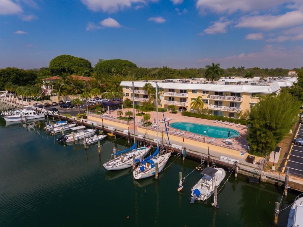 100 EDGEWATER DR 305, Coral Gables, FL 33133