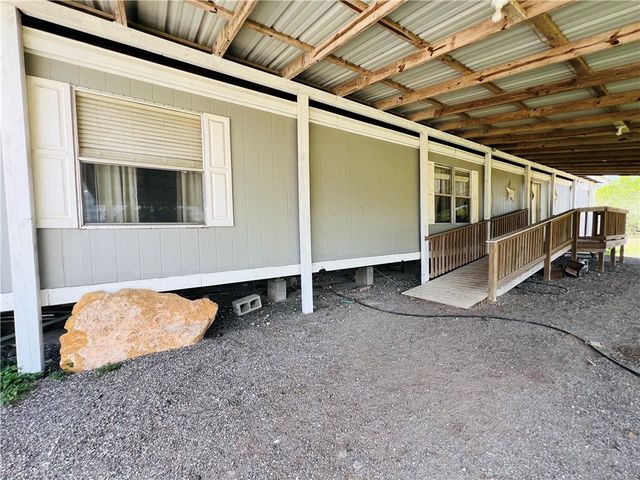 186 County Road 161, Alice, TX 78332