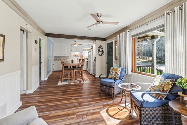 90 S Clymer Street, Pentwater Vlg, MI 49449