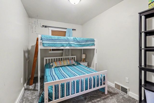 90 S Clymer Street, Pentwater Vlg, MI 49449