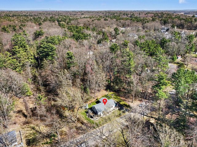 90 S Clymer Street, Pentwater Vlg, MI 49449