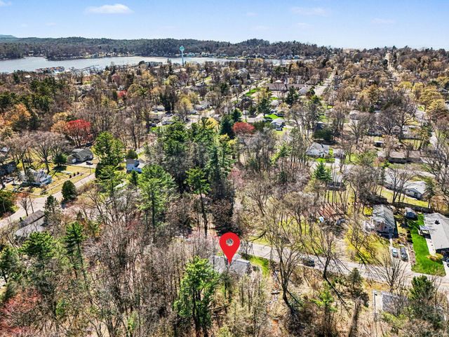 90 S Clymer Street, Pentwater Vlg, MI 49449