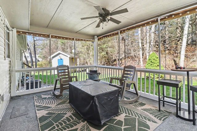 90 S Clymer Street, Pentwater Vlg, MI 49449