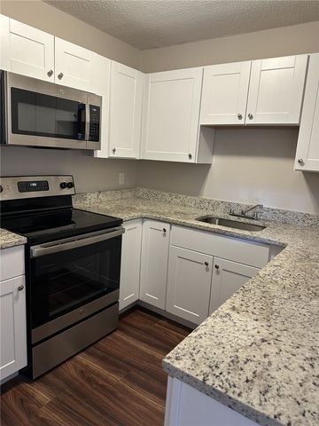 3 Admiralty Drive 11-5, Middletown, RI 02842