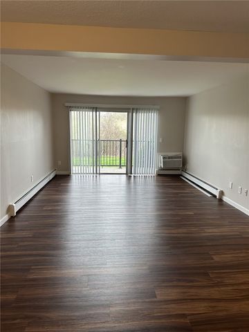 3 Admiralty Drive 11-5, Middletown, RI 02842