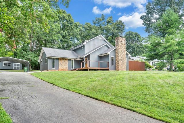 422 Willow Creek RD, Rocky Mount, VA 24151