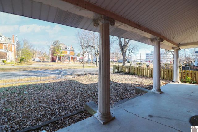 217 Fountain Ave, Paducah, KY 42001