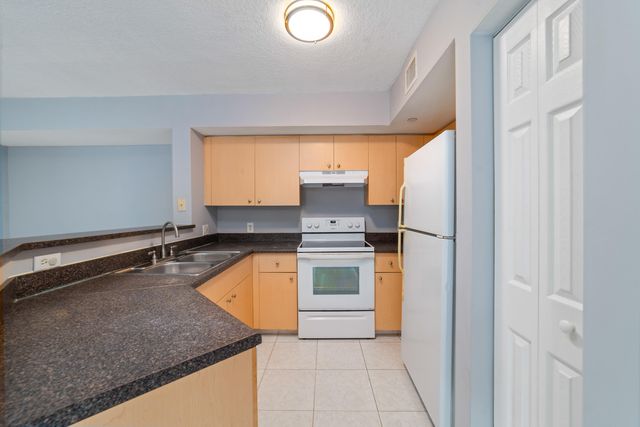 4151 San Marino Boulevard 203, West Palm Beach, FL 33409