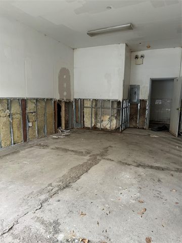 1105 College Avenue Store 3 -4, Bronx, NY 10456