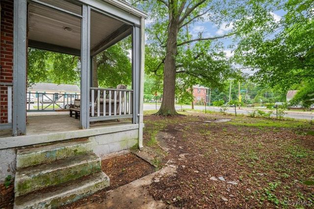 201 W Roanoke St, Ridgeway, VA 23225