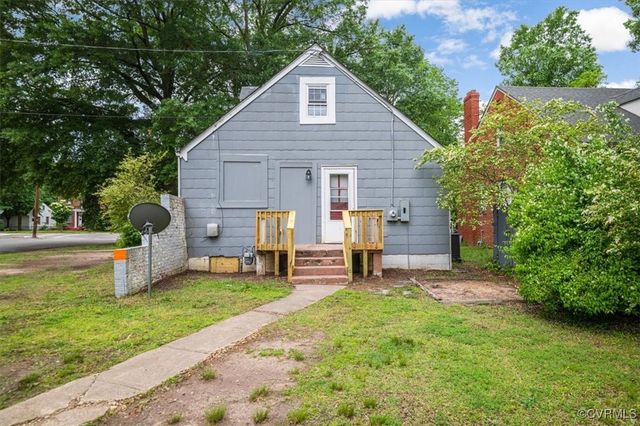 201 W Roanoke St, Ridgeway, VA 23225