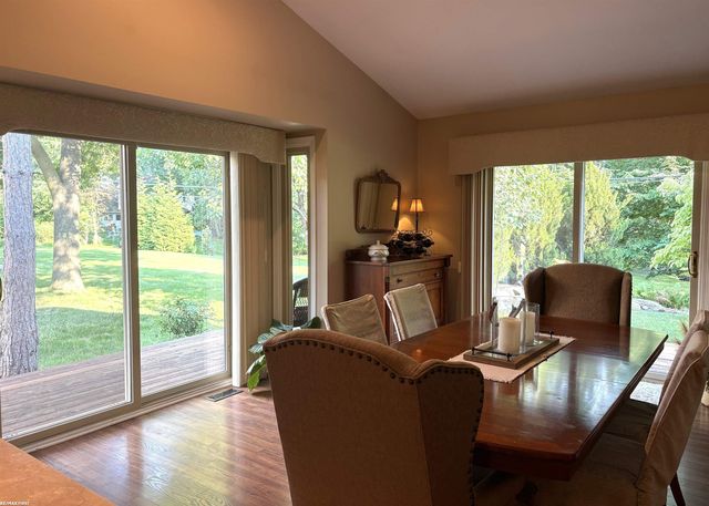 1734 Snowden Circle, Rochester Hills, MI 48306