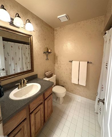 1734 Snowden Circle, Rochester Hills, MI 48306
