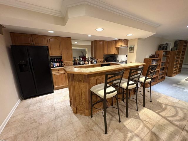 1734 Snowden Circle, Rochester Hills, MI 48306