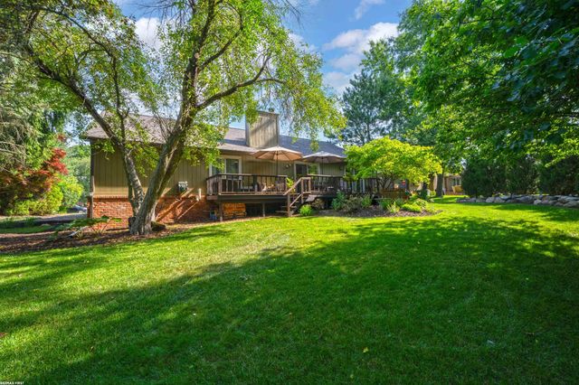 1734 Snowden Circle, Rochester Hills, MI 48306