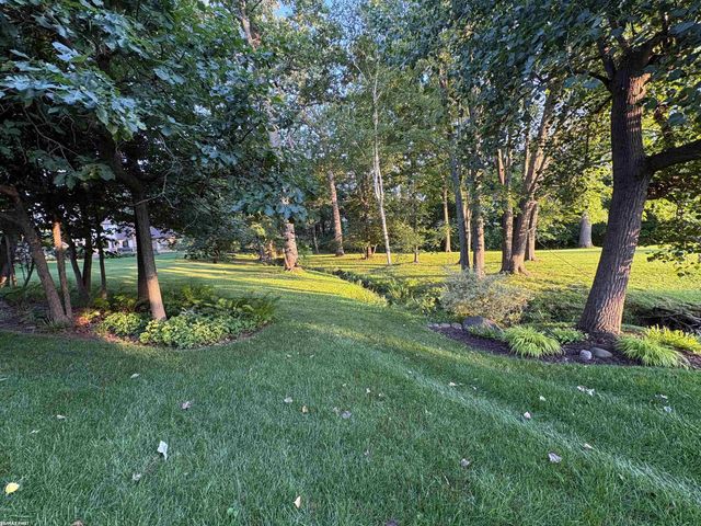 1734 Snowden Circle, Rochester Hills, MI 48306