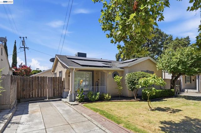1330 W Park St, Stockton, CA 95203