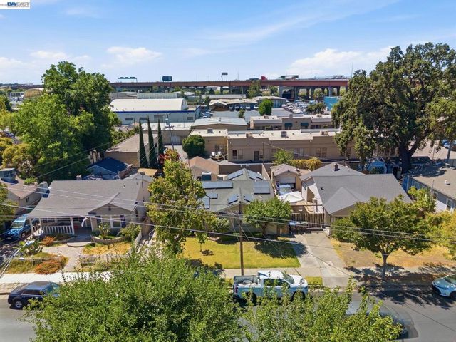 1330 W Park St, Stockton, CA 95203