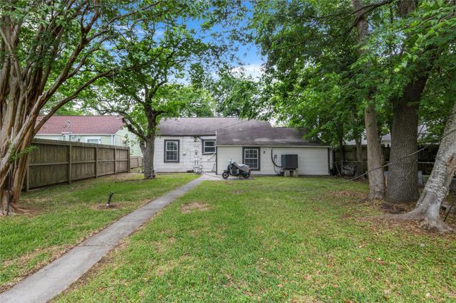 1903 Oleander Drive, La Marque, TX 77568