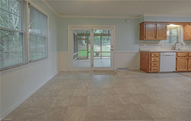 804 Newington Drive, Clemmons, NC 27012