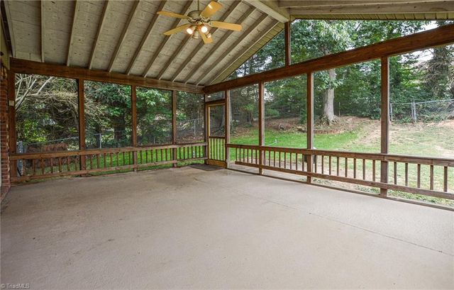 804 Newington Drive, Clemmons, NC 27012