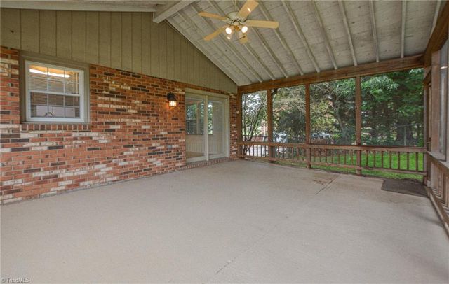 804 Newington Drive, Clemmons, NC 27012