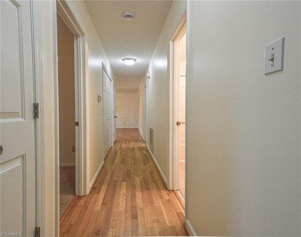 804 Newington Drive, Clemmons, NC 27012