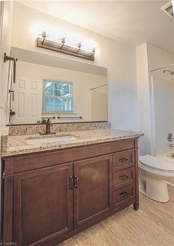 804 Newington Drive, Clemmons, NC 27012