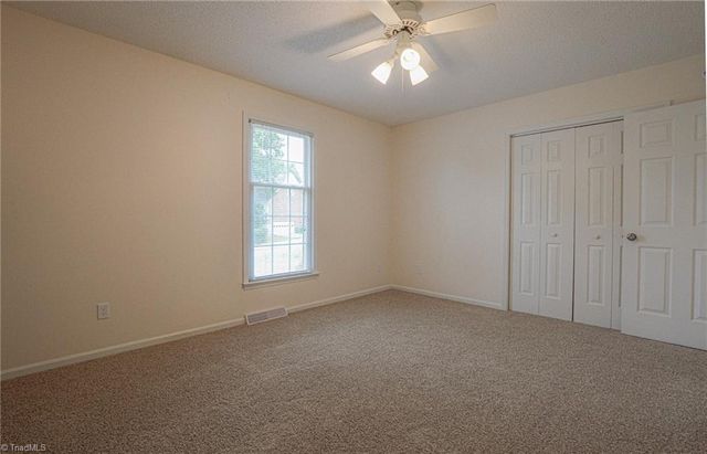 804 Newington Drive, Clemmons, NC 27012