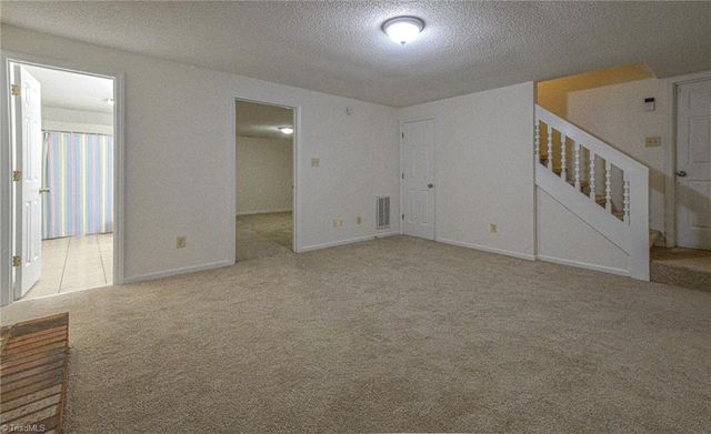 804 Newington Drive, Clemmons, NC 27012