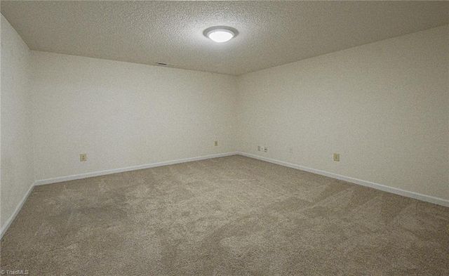 804 Newington Drive, Clemmons, NC 27012