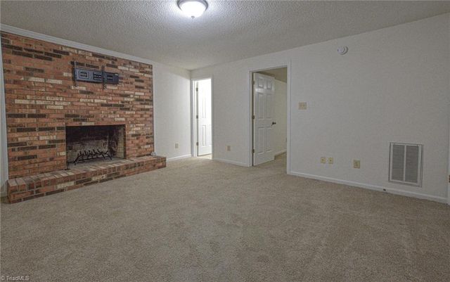 804 Newington Drive, Clemmons, NC 27012