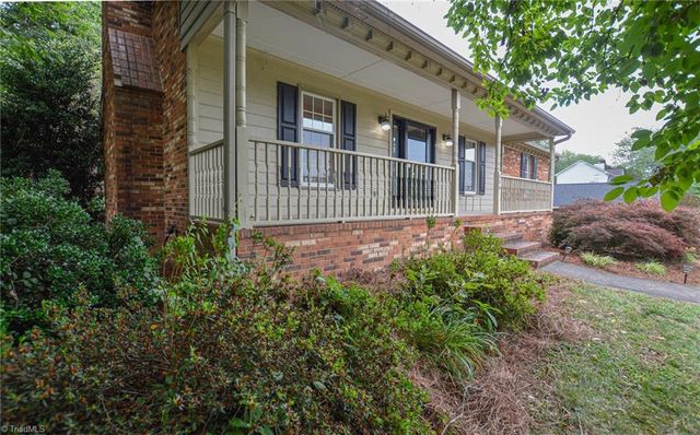 804 Newington Drive, Clemmons, NC 27012