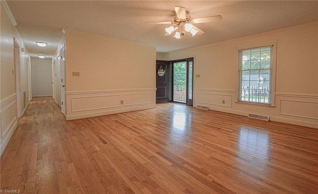 804 Newington Drive, Clemmons, NC 27012