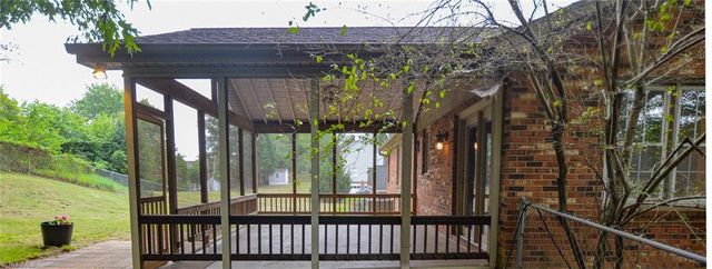 804 Newington Drive, Clemmons, NC 27012