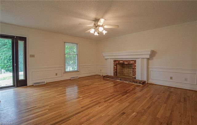 804 Newington Drive, Clemmons, NC 27012