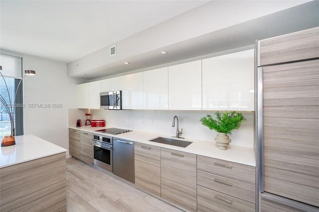 121 NE 34th St 1408, Miami, FL 33137