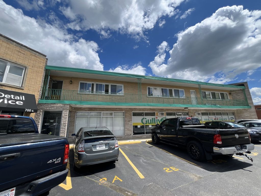 702 E Northwest Highway E B, Arlington Heights, IL 60004