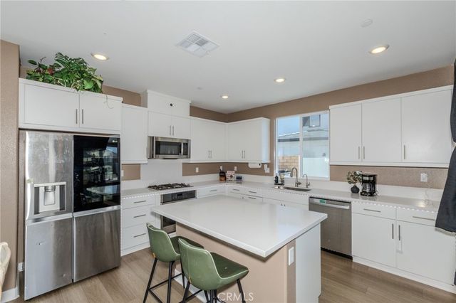 30876 Douglas Crest Circle, Menifee, CA 92584
