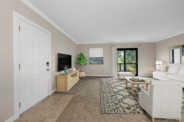 5581 Baronridge Drive 5, St Louis, MO 63129