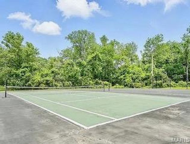 5581 Baronridge Drive 5, St Louis, MO 63129