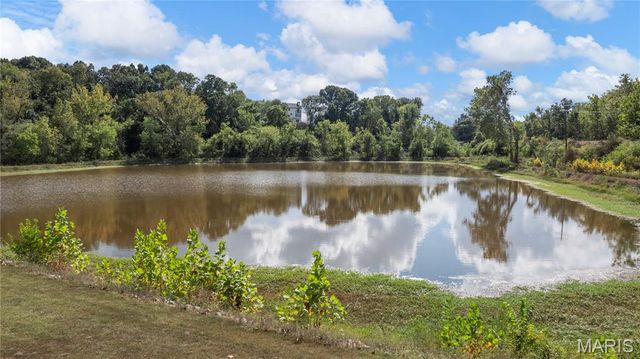 5581 Baronridge Drive 5, St Louis, MO 63129