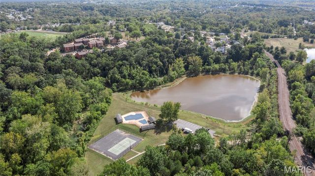 5581 Baronridge Drive 5, St Louis, MO 63129