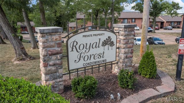 5581 Baronridge Drive 5, St Louis, MO 63129